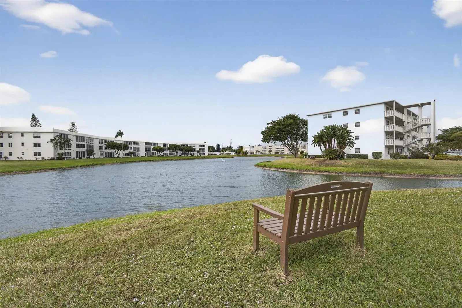 2 bedroom 2 bath Residential for sale at 330 WELLINGTON G, West Palm Beach FL 33417