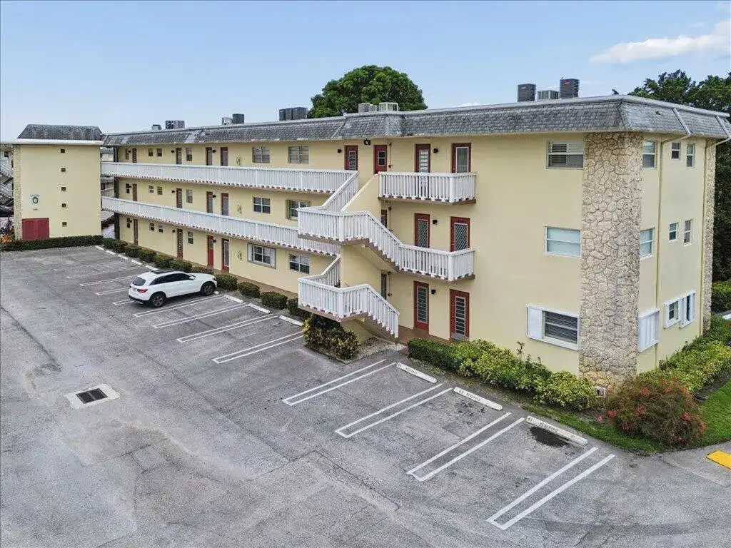 2 bedroom 2 bath Residential for sale at 4321 NW 16TH Street # C202, Lauderhill FL 33313