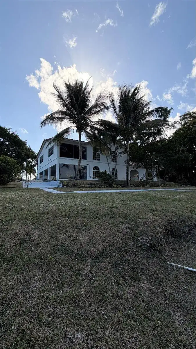 5 bedroom 4 bath Residential Lease for rent at 2614 AMHERST Lane, FL 33460