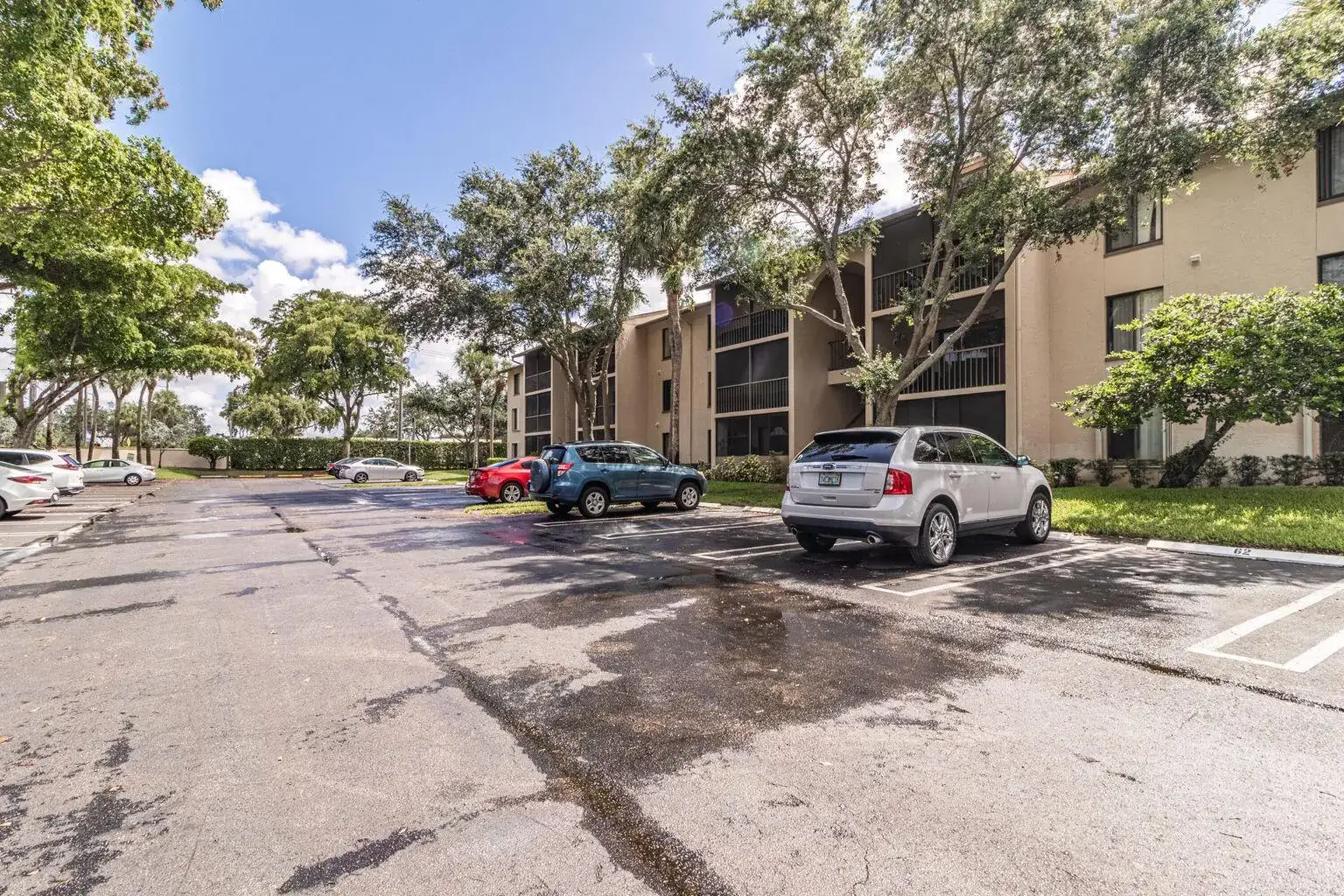 1 bedroom 1 bath Residential Lease for rent at 203 Foxtail Drive # D2, FL 33415