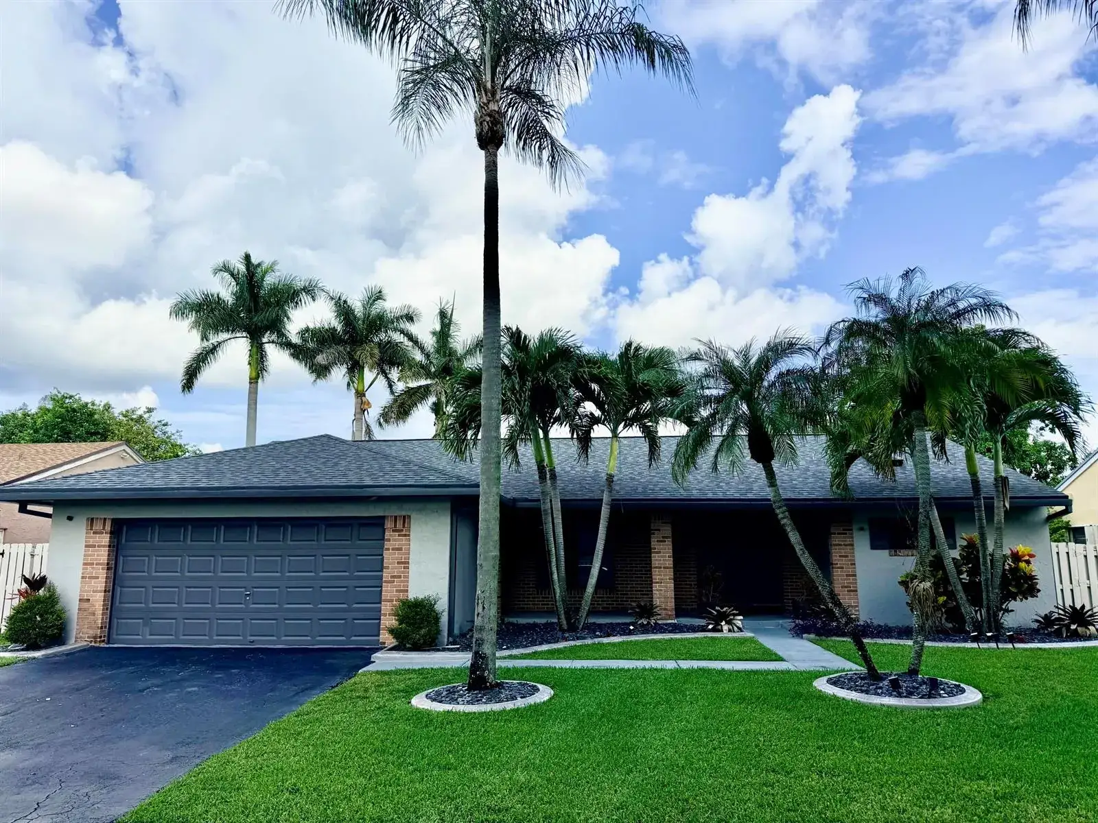 3 bedroom 2 bath Residential for sale at 1341 White Stone Way, Davie FL 33325