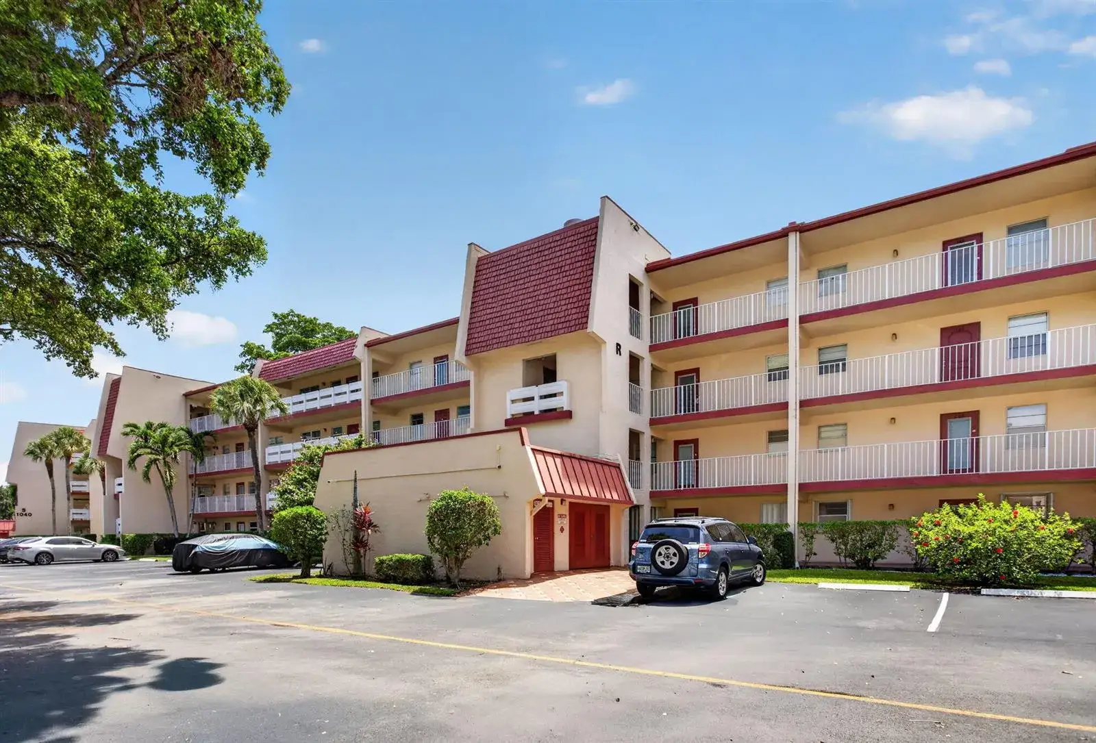 1 bedroom 1 bath Residential for sale at 1030 Country Club Drive # 205, Margate FL 33063