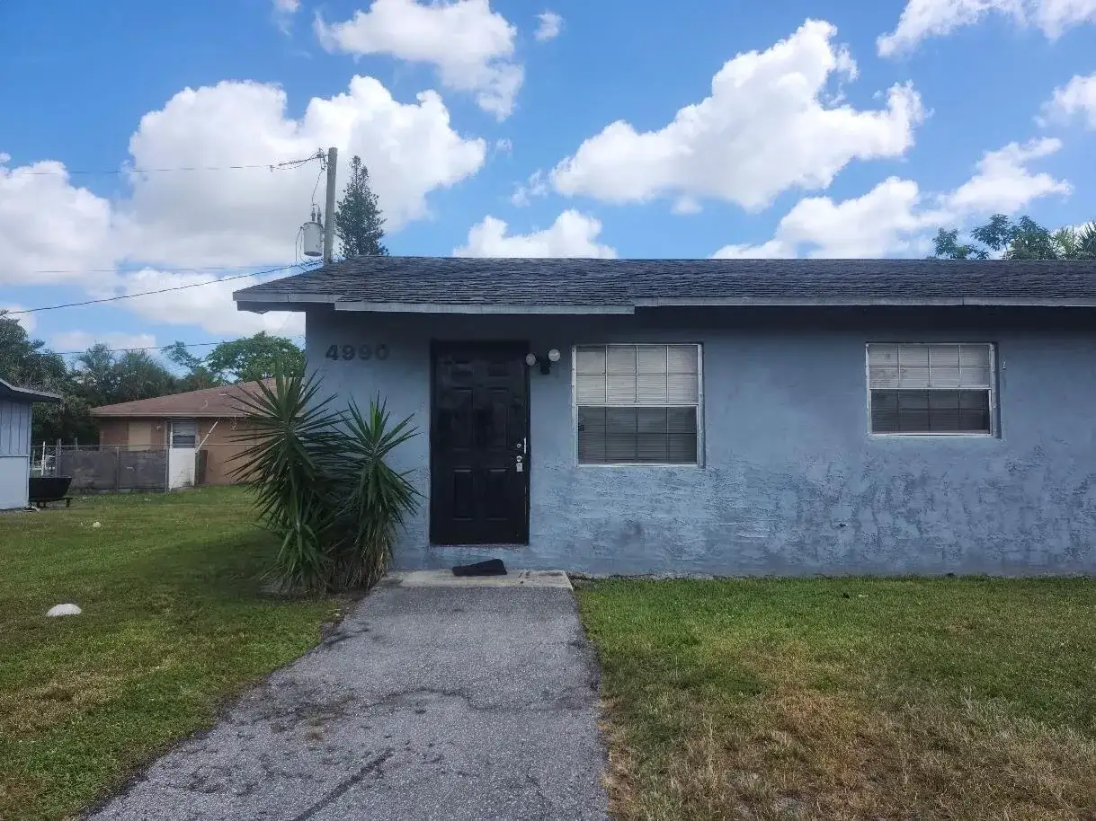 2 bedroom 1 bath Residential Lease for rent at 4990 Kirk Road, FL 33461