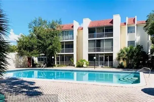 3 bedroom 2 bath Residential Lease for rent at 632 NW 13th Street # 16, Boca Raton FL 33486