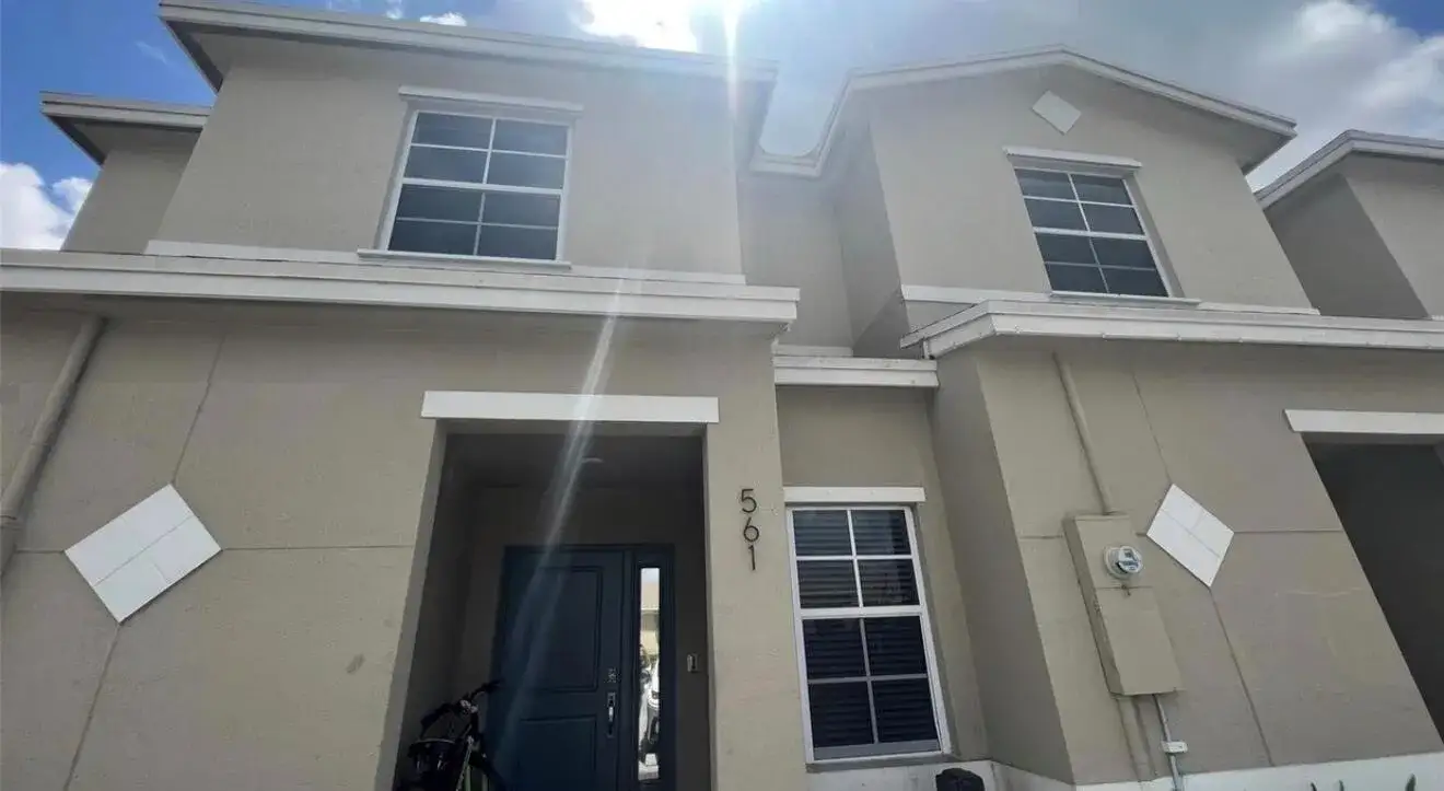 3 bedroom 3 bath Residential for sale at 561 NE 5th Way, Florida City FL 33034