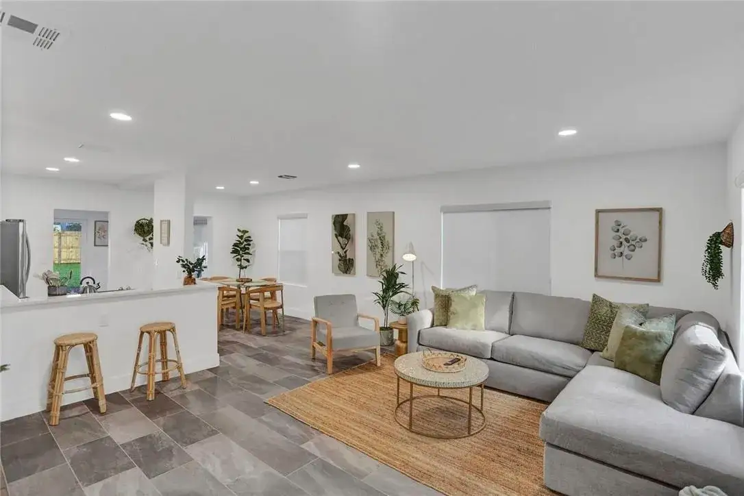 2 bedroom 1 bath Residential Lease for rent at 1121 SW 15th Avenue, Fort Lauderdale FL 33312