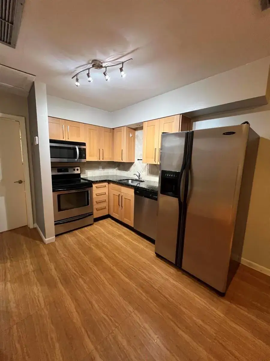 1 bedroom 1 bath Residential Lease for rent at 713 SE 18TH Street # 5, Fort Lauderdale FL 33316