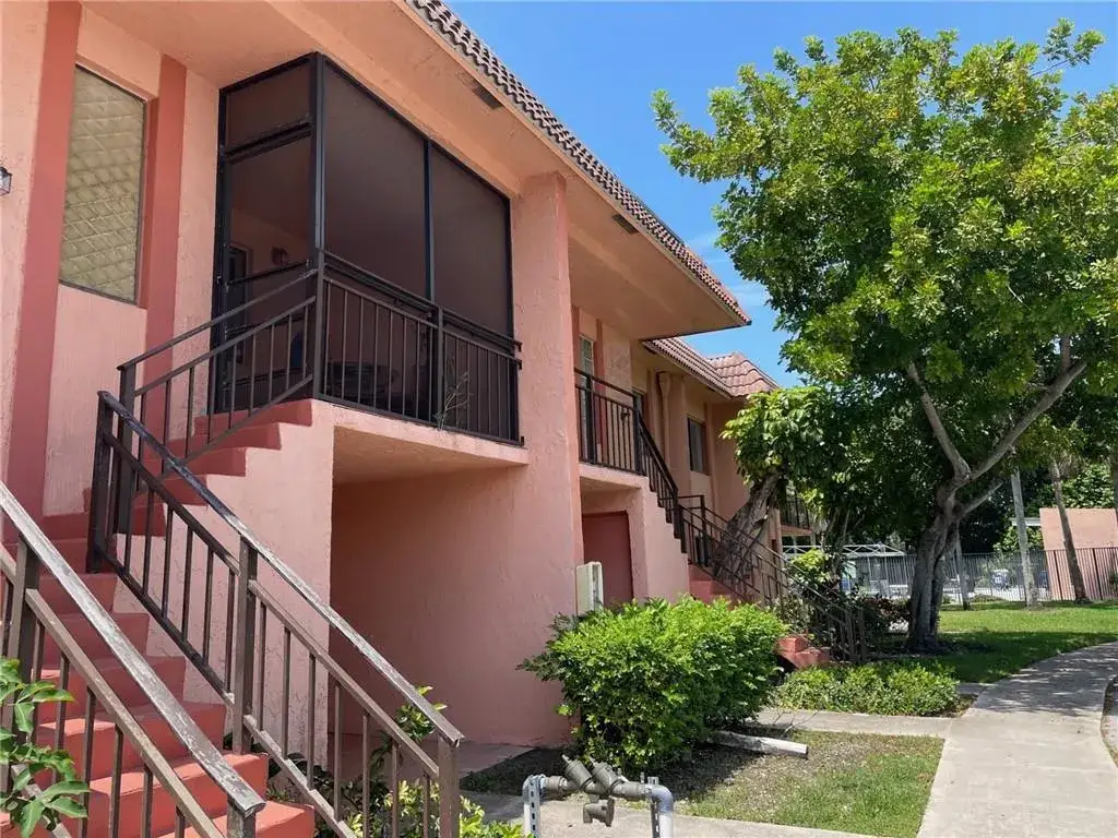 2 bedroom 2 bath Residential Lease for rent at 235 LAKEVIEW Drive # 102, Weston FL 33326