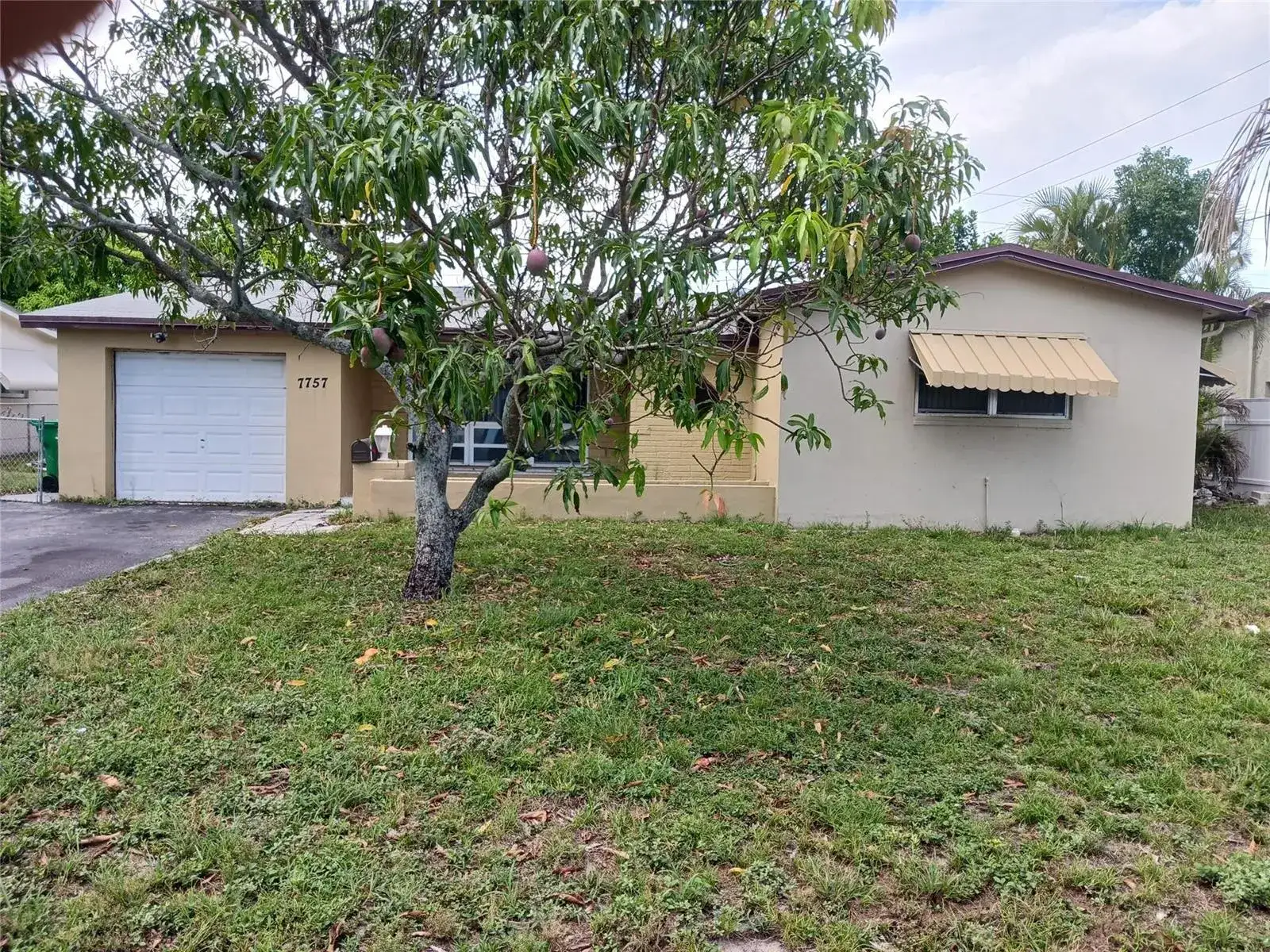 3 bedroom 2 bath Residential for sale at 7757 SE EMBASSY Boulevard, Miramar FL 33023