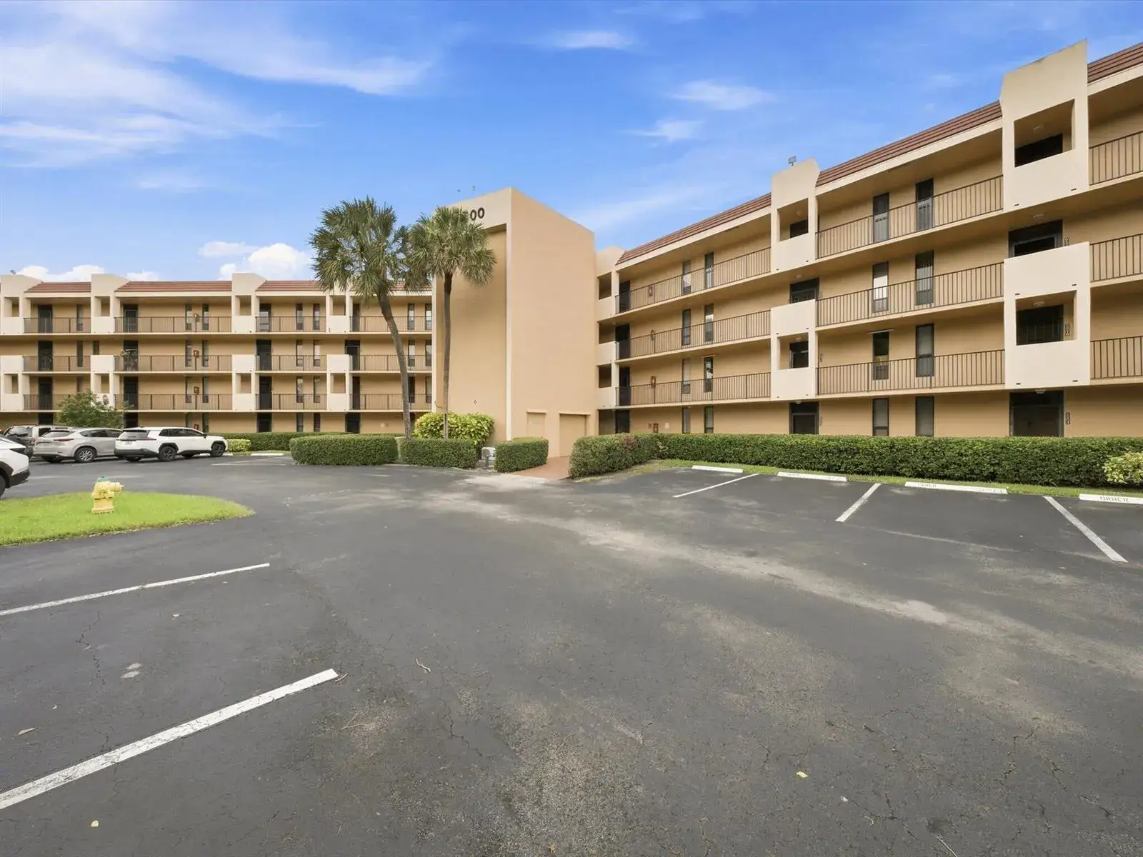2 bedroom 2 bath Residential for sale at 6539 CORAL LAKE Drive # 403, Margate FL 33063