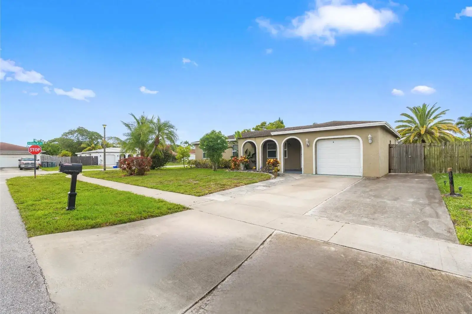 4 bedroom 2 bath Residential Lease for rent at 4784 Alfresco Street, Boca Raton FL 33428