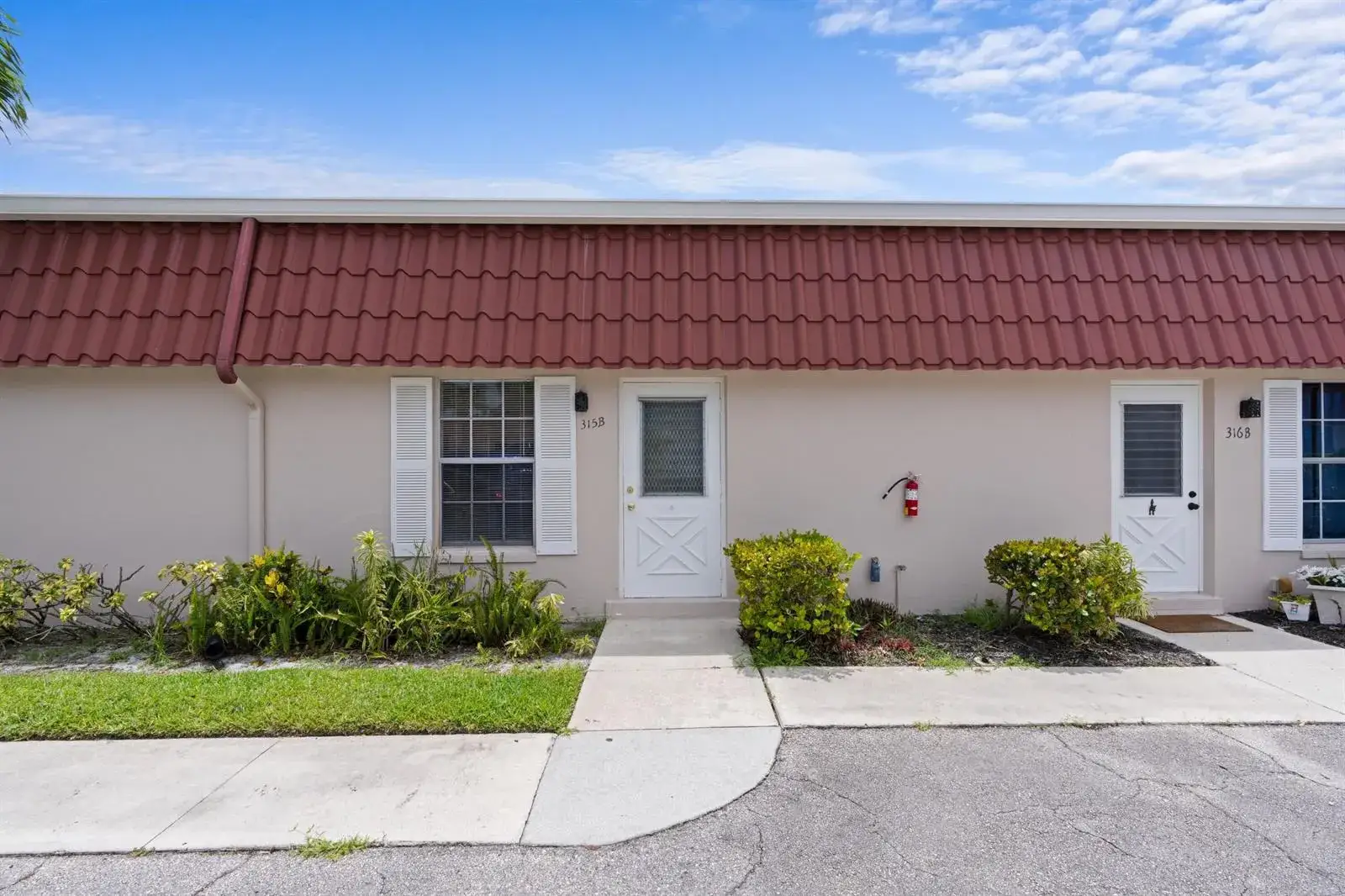1 bedroom 1 bath Residential Lease for rent at 315 Cape Cod Circle # B, Lake Worth FL 33467