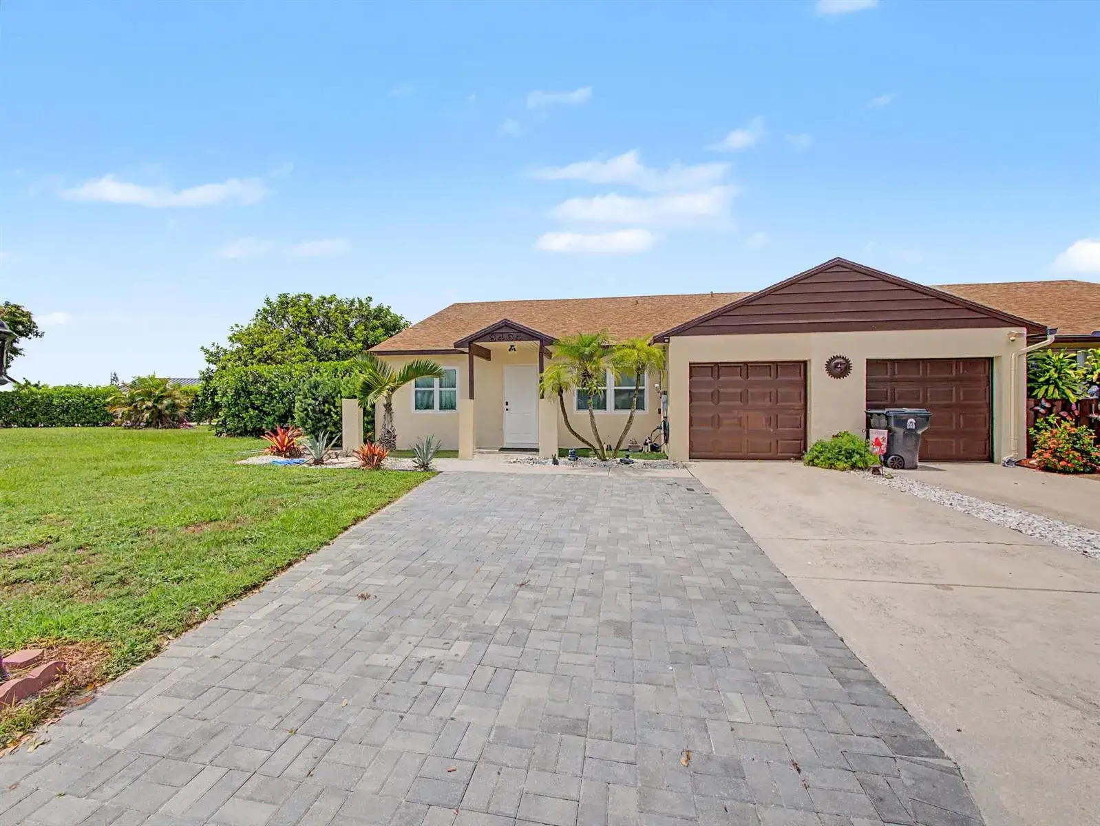 3 bedroom 2 bath Residential Lease for rent at 8464 Lake Worth Court, Wellington FL 33467