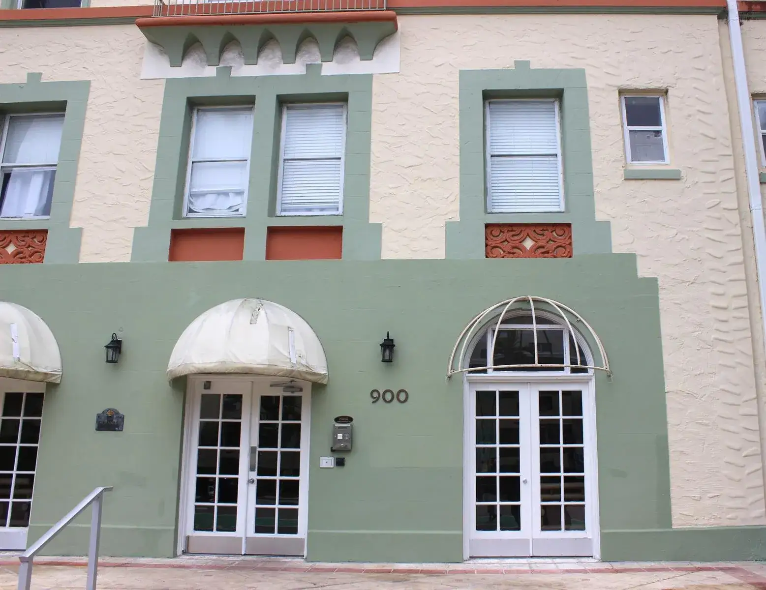 1 bedroom 1 bath Residential for sale at 900 16TH Street # 204, Miami Beach FL 33139