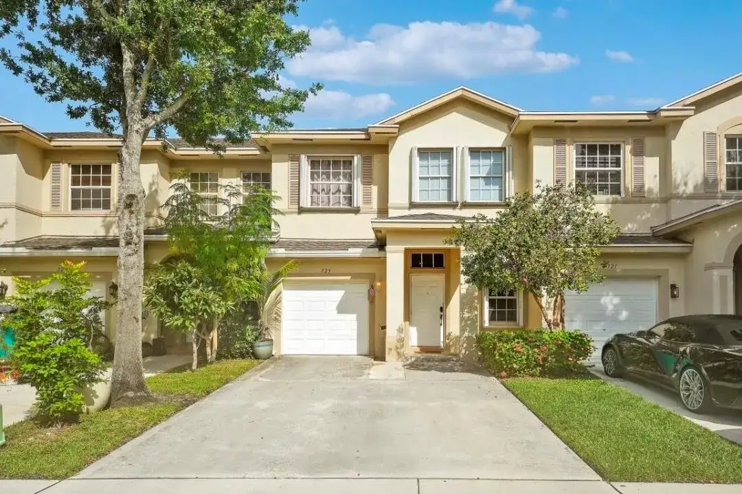 3 bedroom 2 bath Residential for sale at 323 Spruce Street # 323, Boynton Beach FL 33426