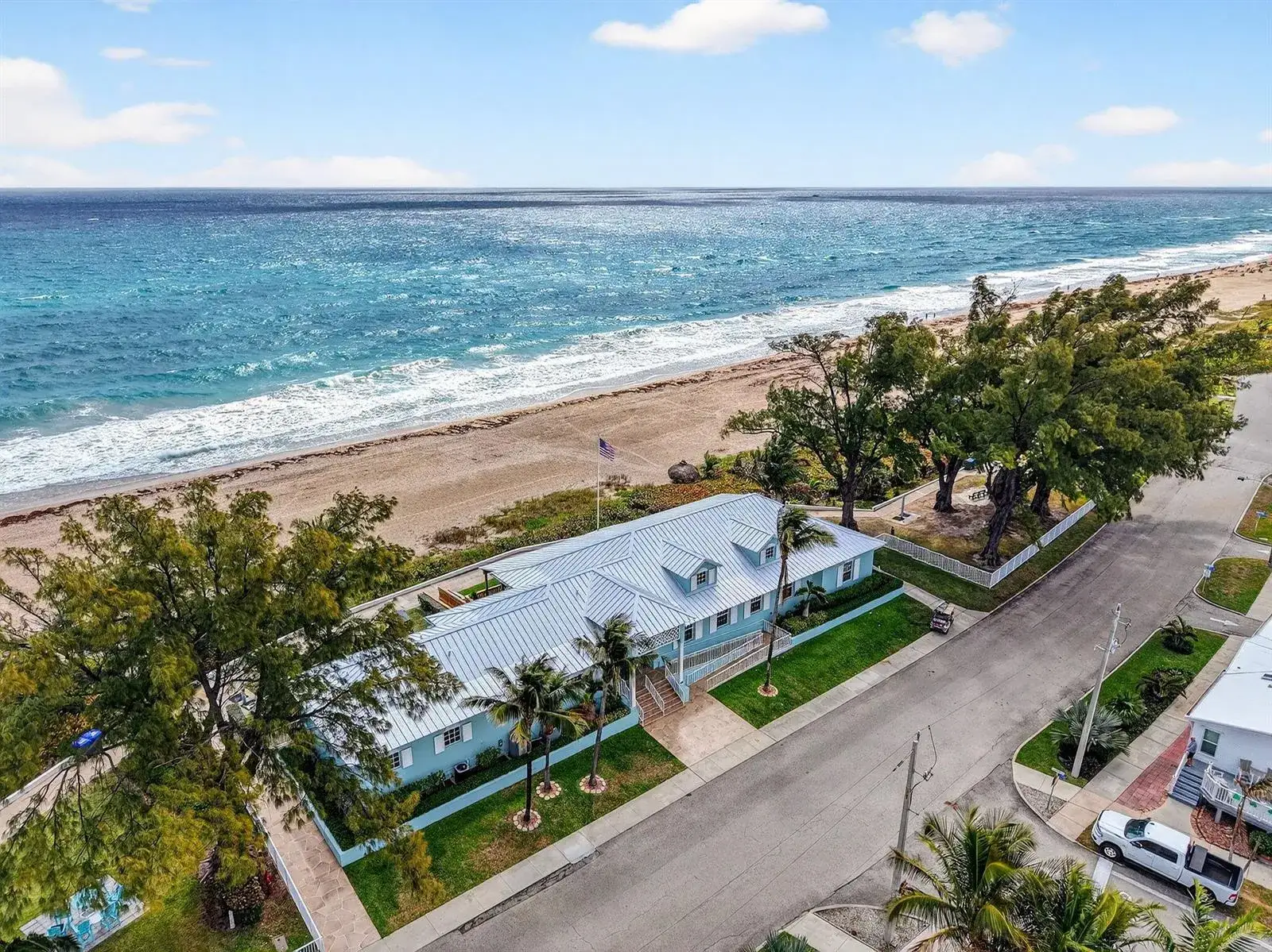2 bedroom 1 bath Residential for sale at 5 Cedar Drive, Briny Breezes FL 33435
