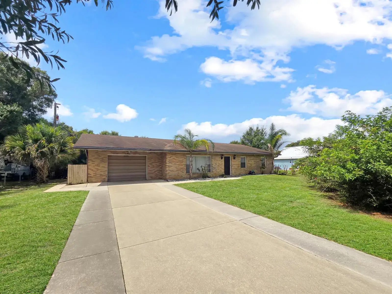 3 bedroom 2 bath Residential for sale at 801 W WEATHERBEE Road, Fort Pierce FL 34982