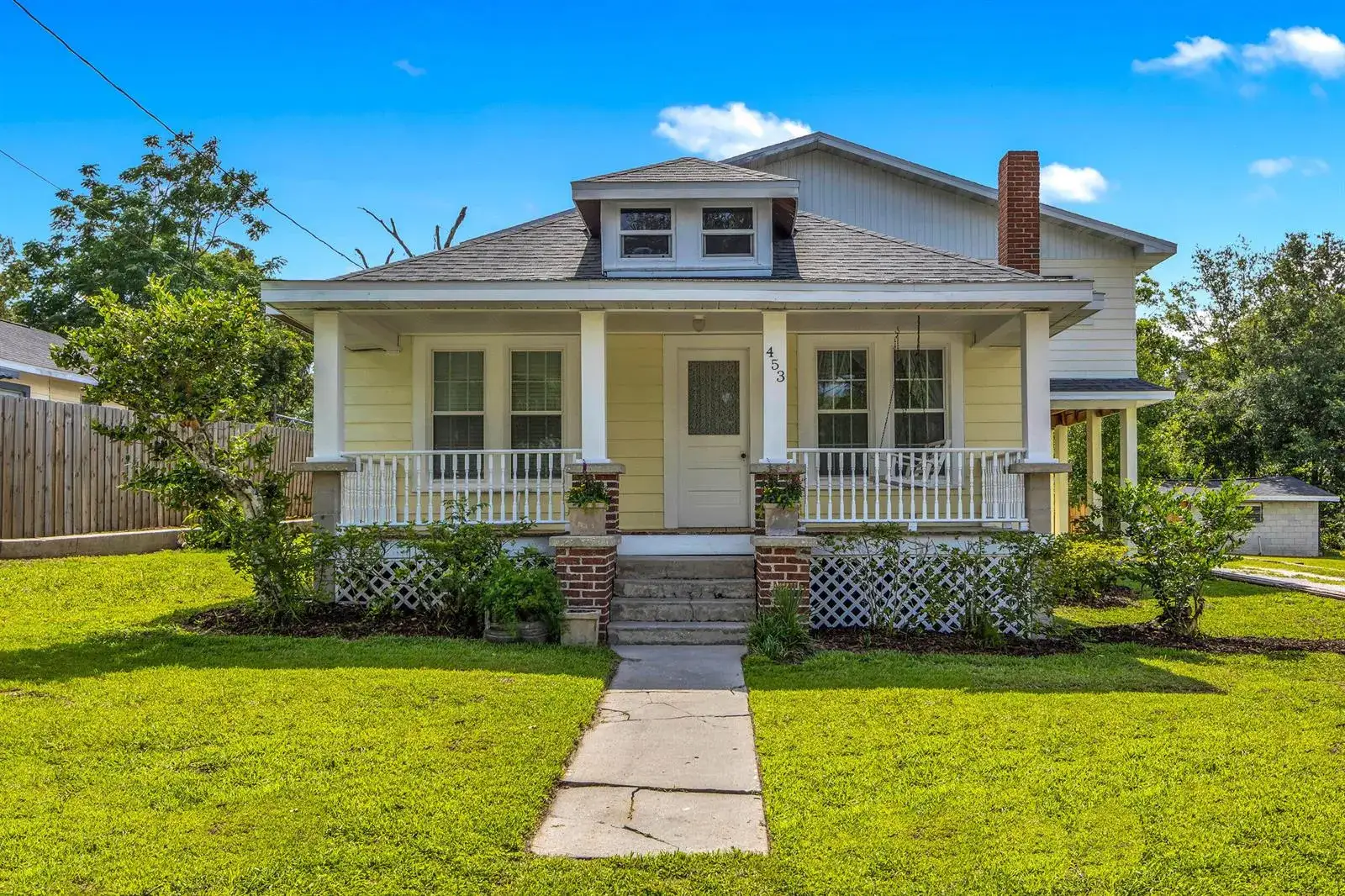 4 bedroom 2 bath Residential for sale at 453 Bell Avenue, FL 34601