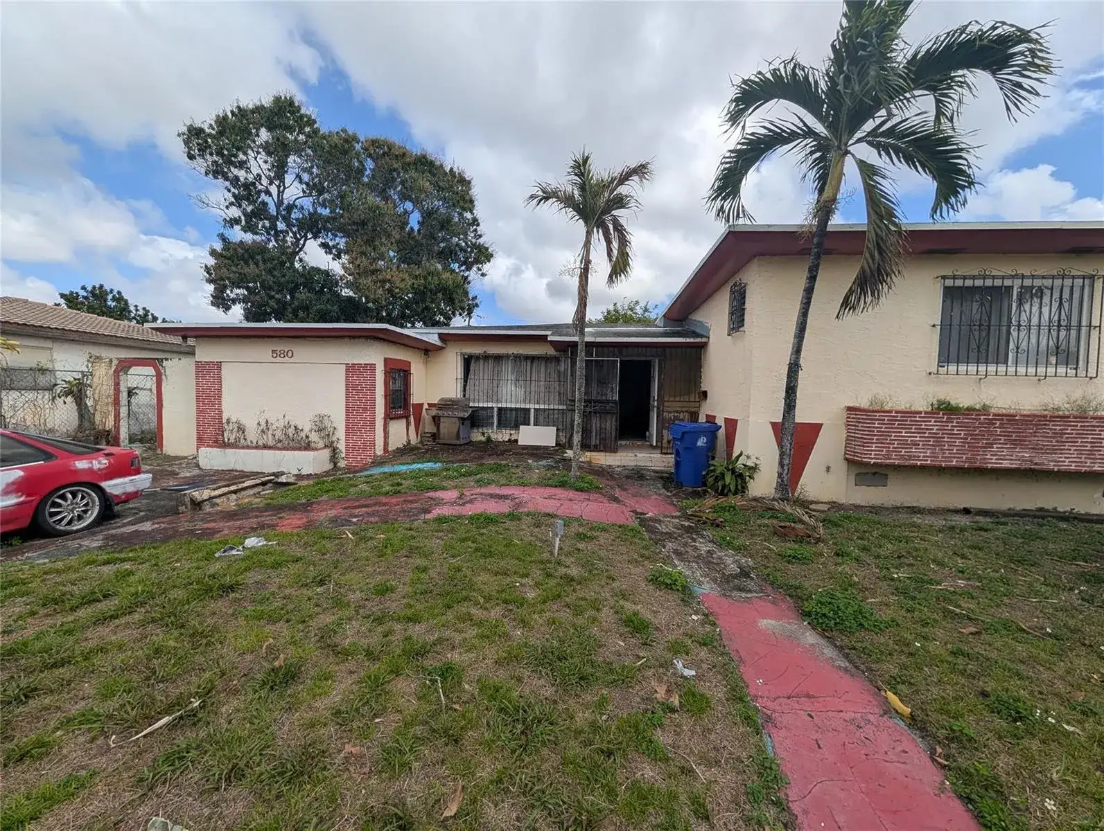 3 bedroom 2 bath Residential for sale at 580 E CAMPUS Circle, Fort Lauderdale FL 33312
