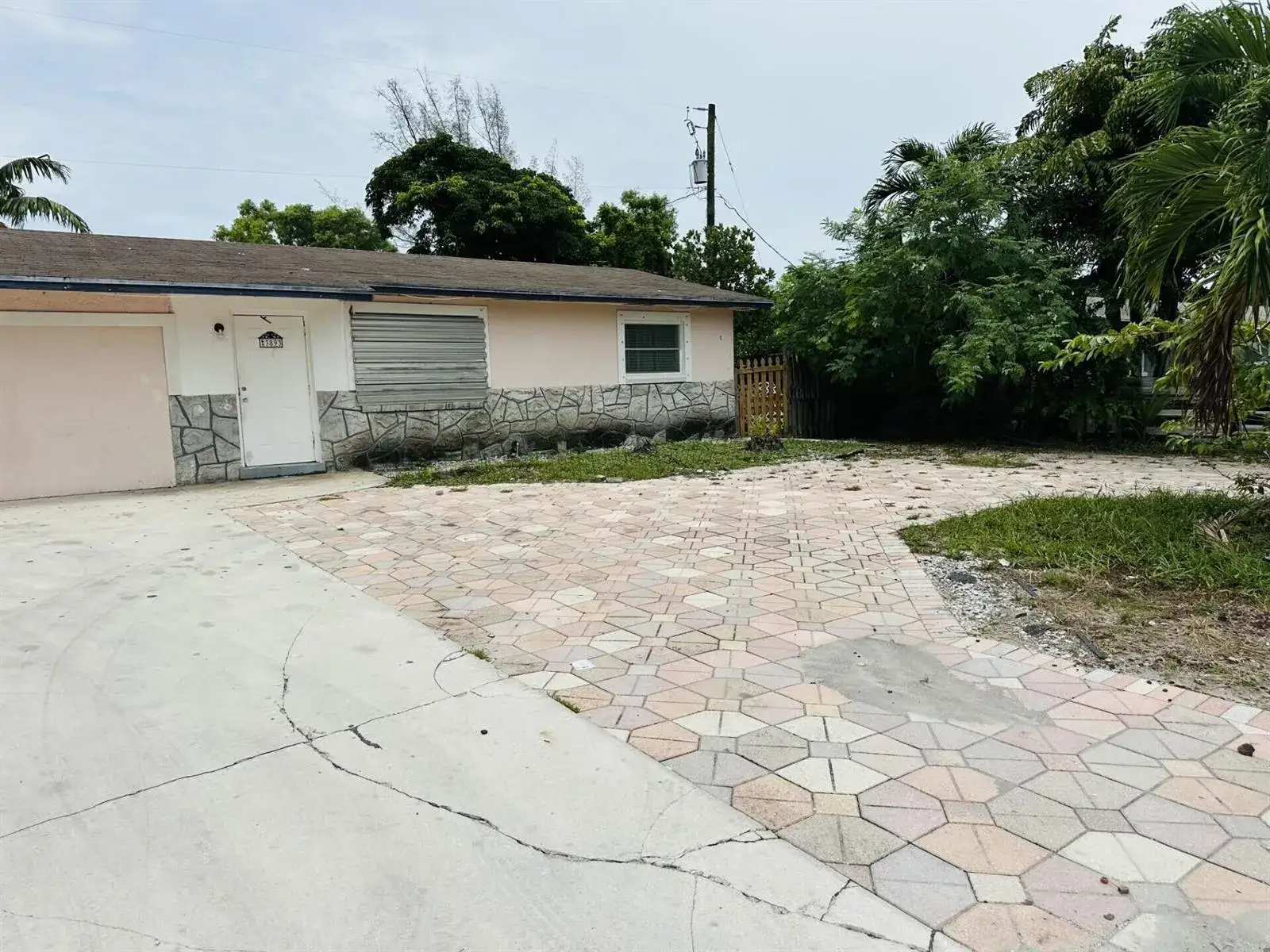 3 bedroom 2 bath Residential Lease for rent at 3893 Allison Court, Lake Worth FL 33461
