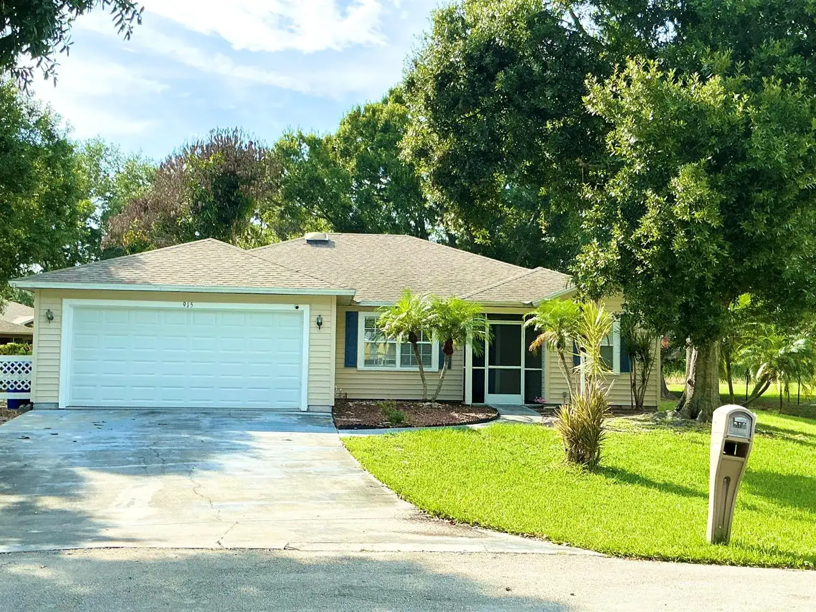 3 bedroom 2 bath Residential Lease for rent at 915 11th Terrace, Vero Beach FL 32960