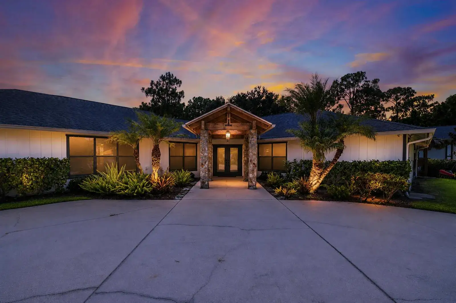 6 bedroom 3 bath Residential for sale at 10548 154TH Road N, FL 33478