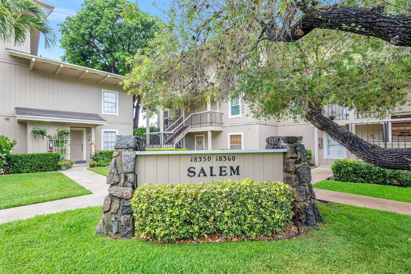 2 bedroom 2 bath Residential for sale at 18350 SE WOOD HAVEN Lane # F, Jupiter FL 33469