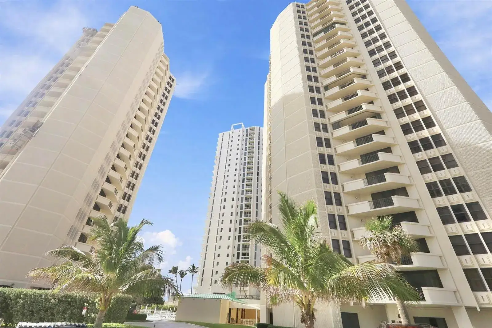 2 bedroom 2 bath Residential Lease for rent at 2800 N OCEAN # 4A, Singer Island FL 33404