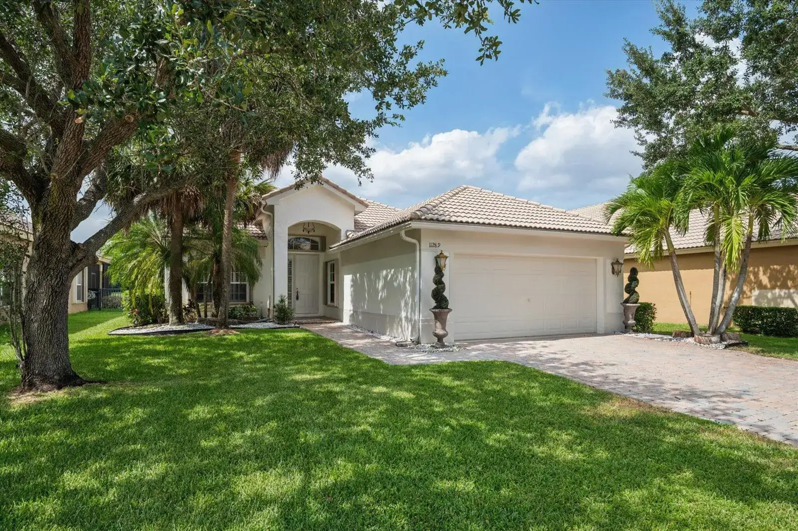 3 bedroom 2 bath Residential for sale at 11289 NW 65th Manor, Parkland FL 33076