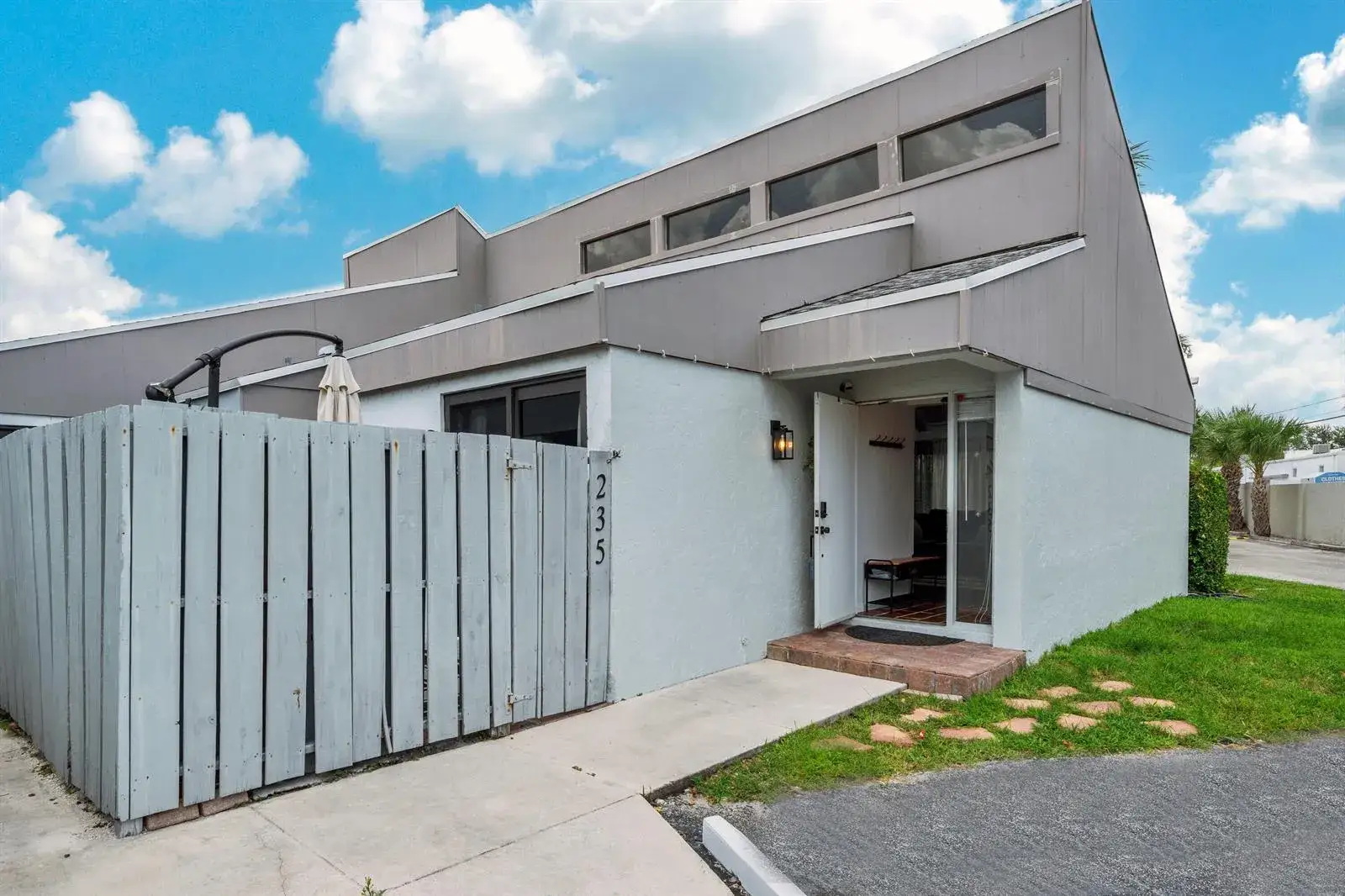 3 bedroom 2 bath Residential for sale at 235 NW 15TH Street, Boca Raton FL 33432