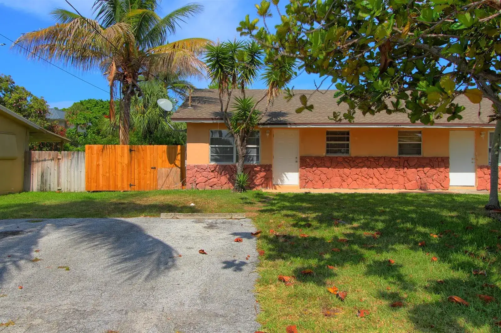 2 bedroom 1 bath Residential Lease for rent at 1045 Miami Boulevard # A, Delray Beach FL 33483