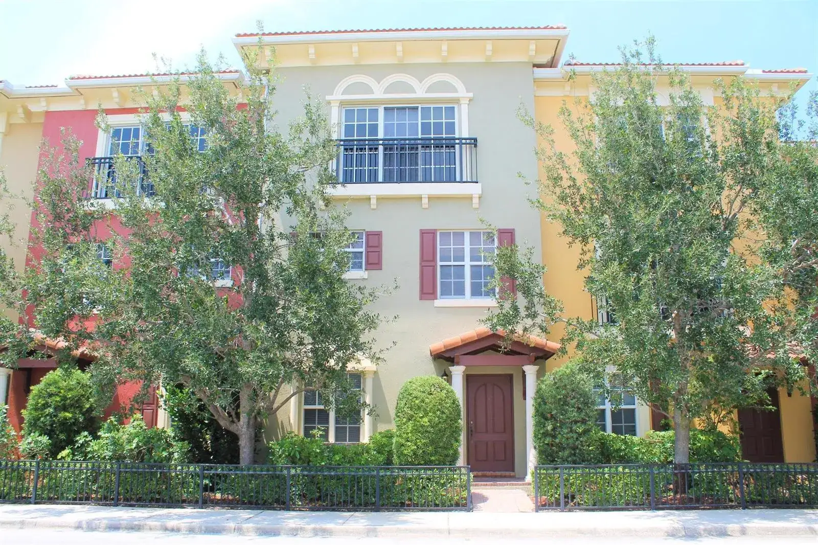 3 bedroom 3 bath Residential Lease for rent at 531 S Federal Highway # 16, Lake Worth FL 33460