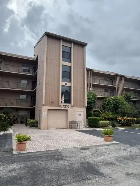 7210 Lake Cir Drive # 401, Margate FL 33063