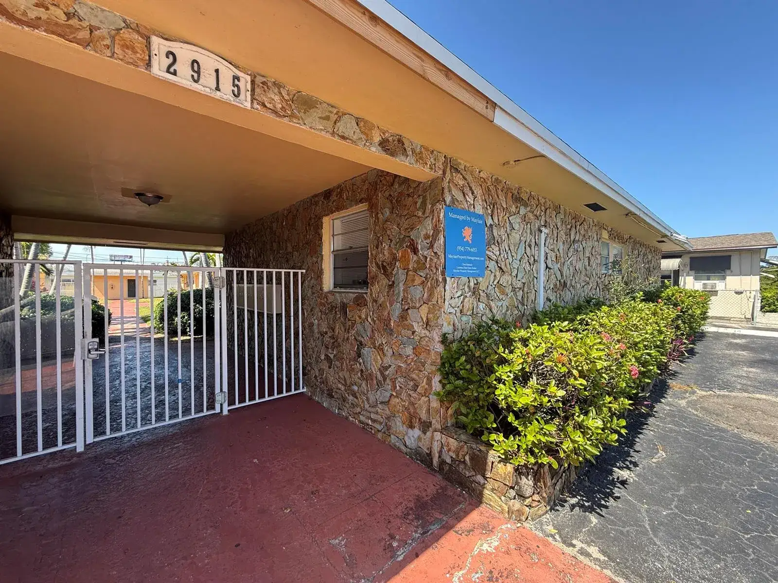 1 bedroom 1 bath Residential Lease for rent at 2915 JACKSON Street # 12, Hollywood FL 33020
