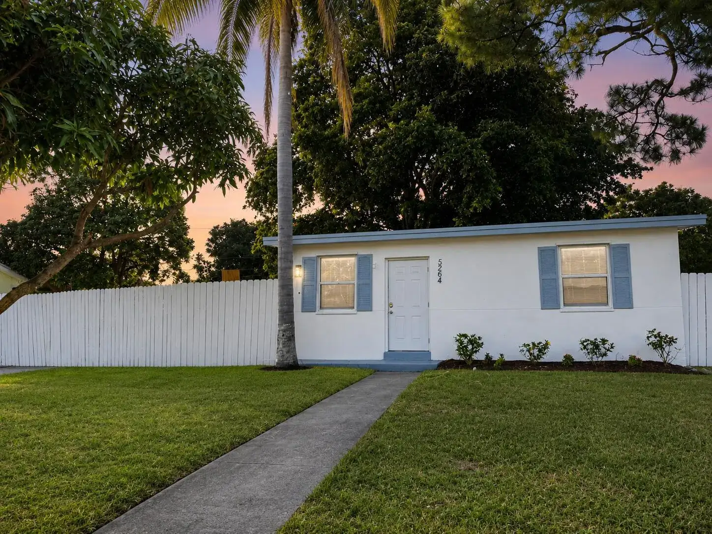 2 bedroom 1 bath Residential for sale at 5264 NE 20TH Avenue, Pompano Beach FL 33064