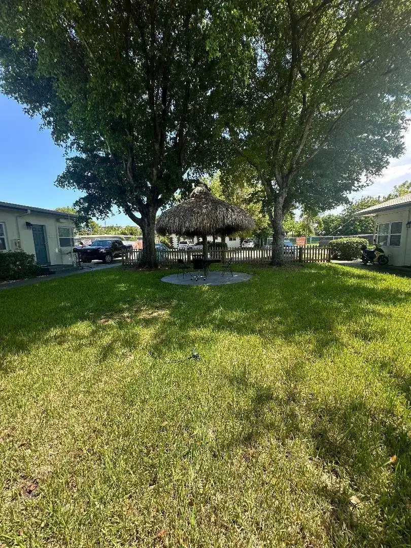 1 bedroom 1 bath Residential Lease for rent at 705 NE 3RD Street # 2, Hallandale Beach FL 33009