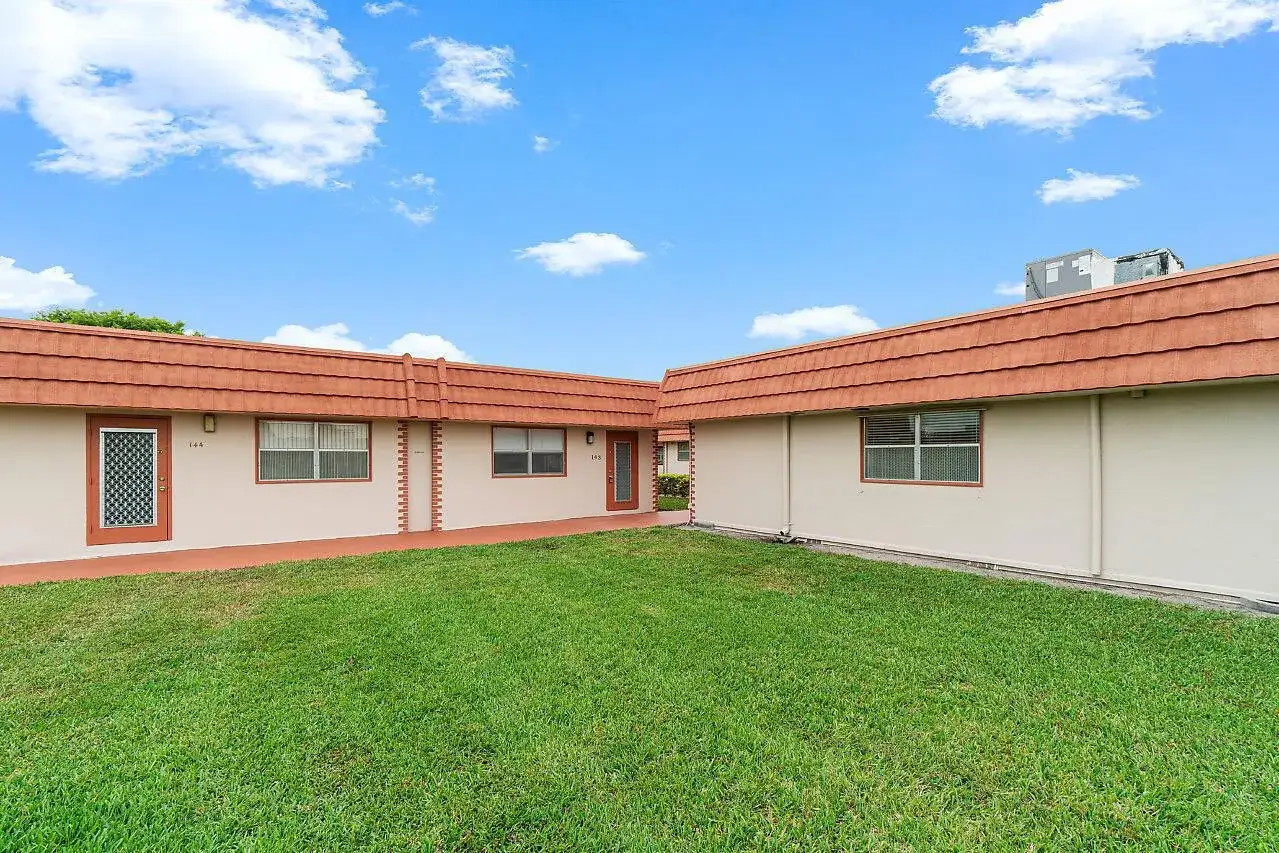 1 bedroom 1 bath Residential Lease for rent at 143 SEVILLE E, Delray Beach FL 33446