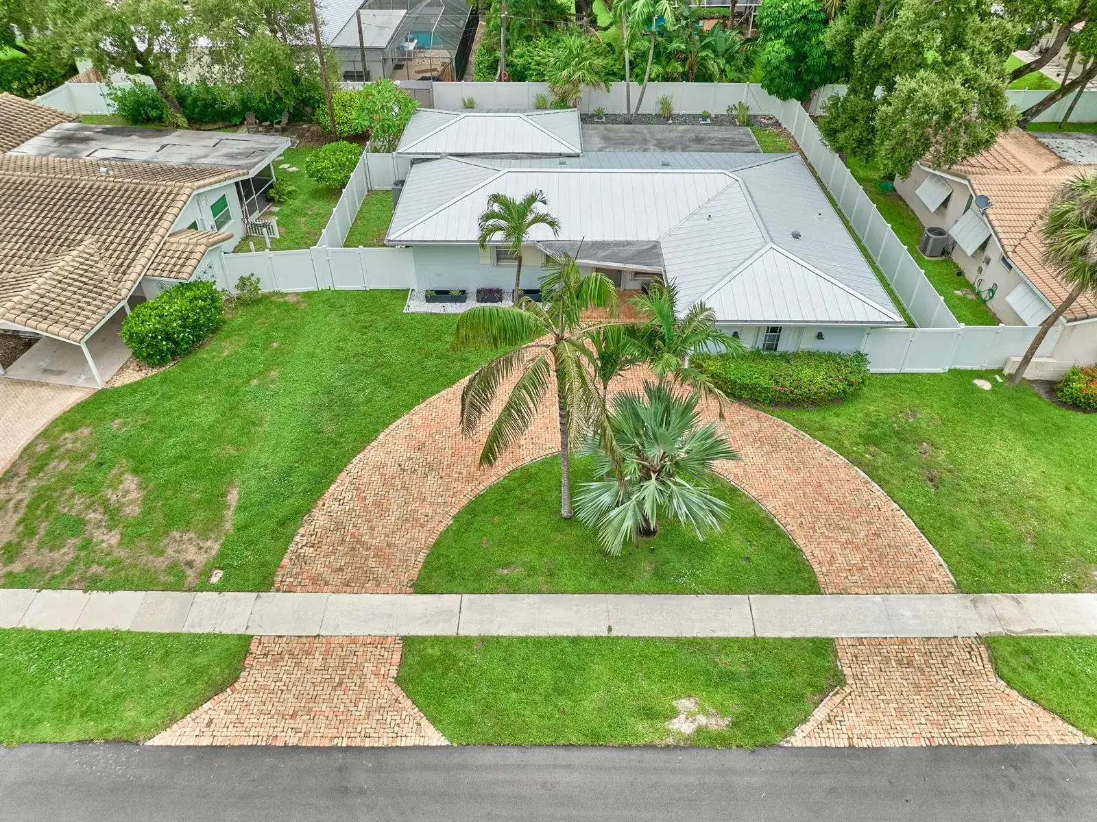 3 bedroom 3 bath Residential for sale at 683 SW 2ND Street, Boca Raton FL 33486