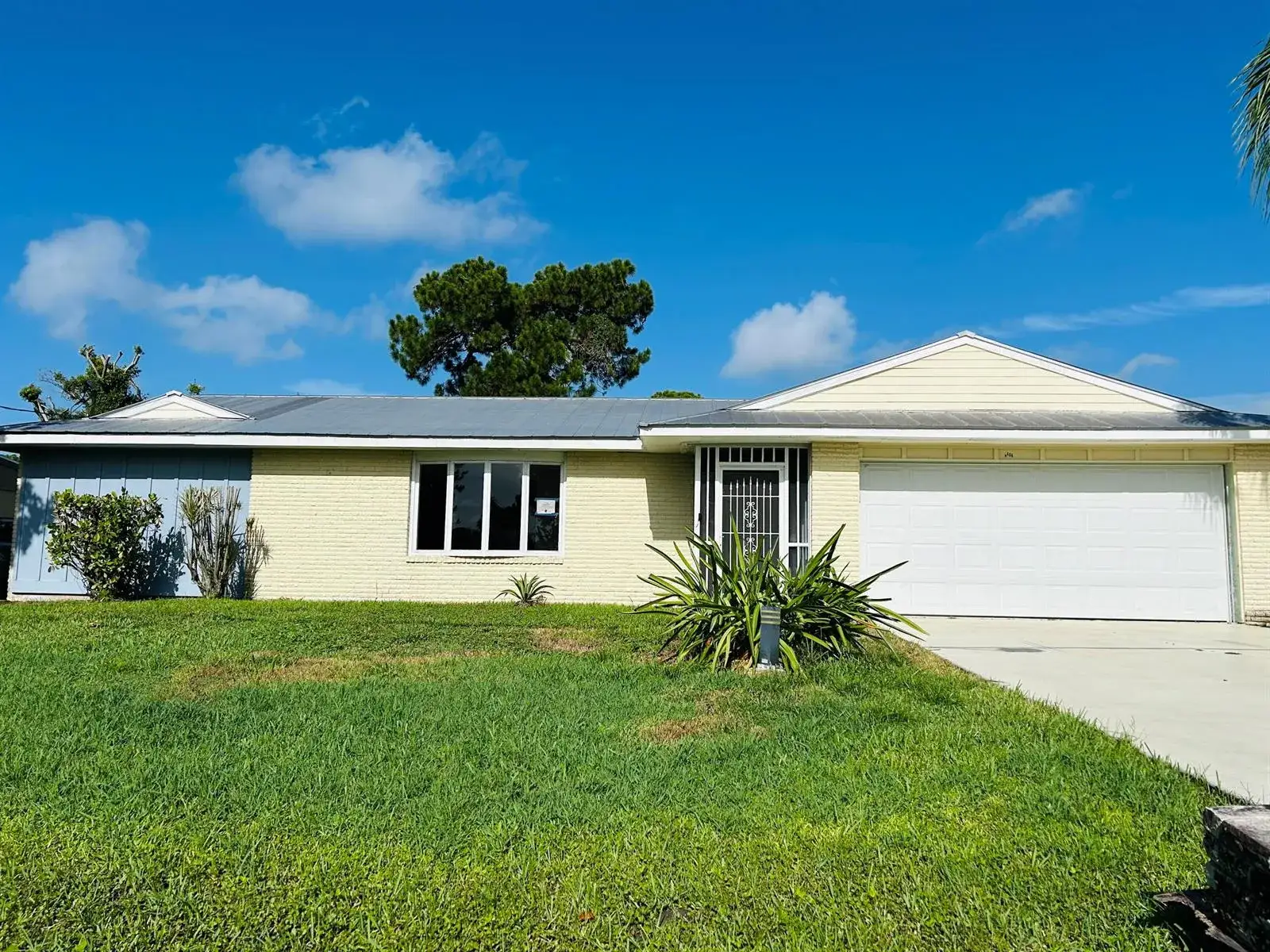 3 bedroom 2 bath Residential for sale at 2486 SE WISHBONE Road, Port St. Lucie FL 34952
