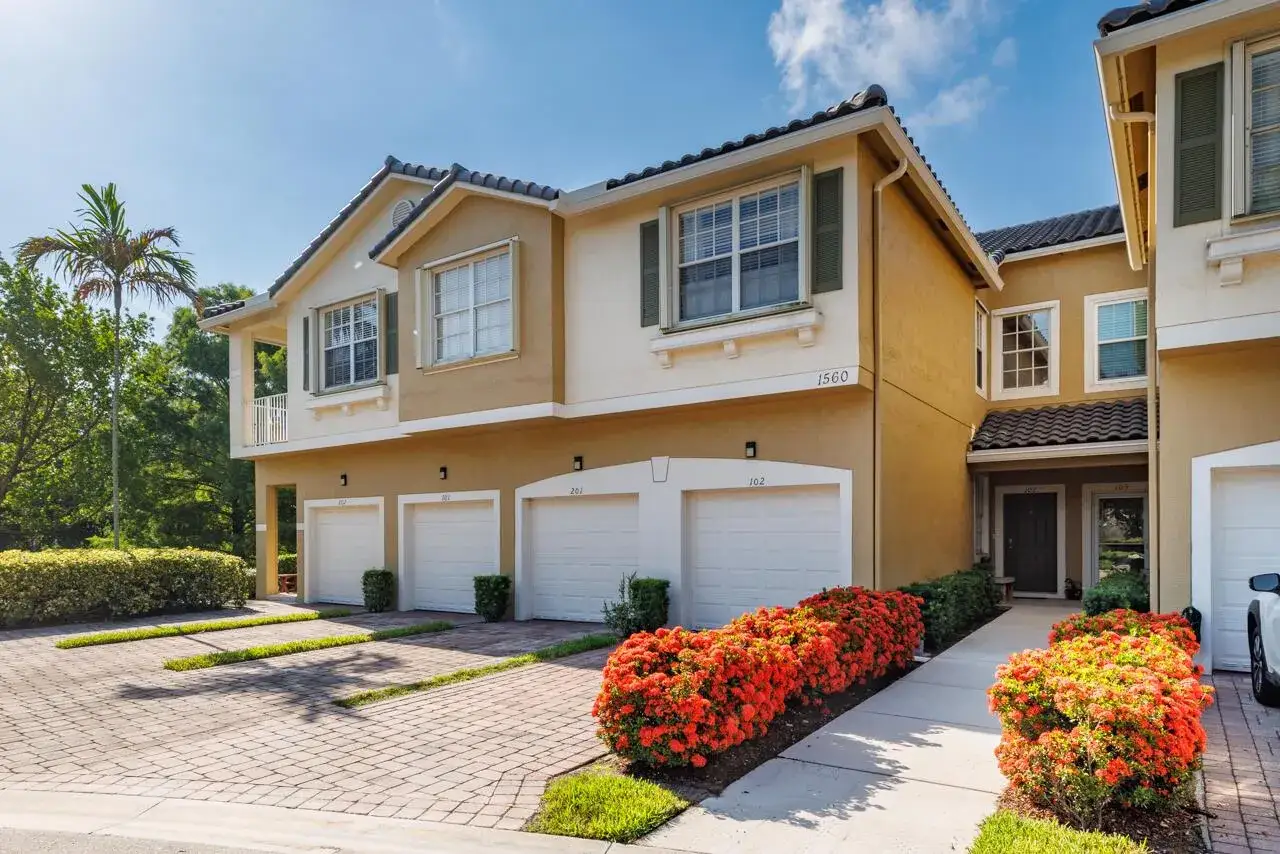 3 bedroom 2 bath Residential for sale at 1560 SE Sheffield Terrace # 102, Stuart FL 34994