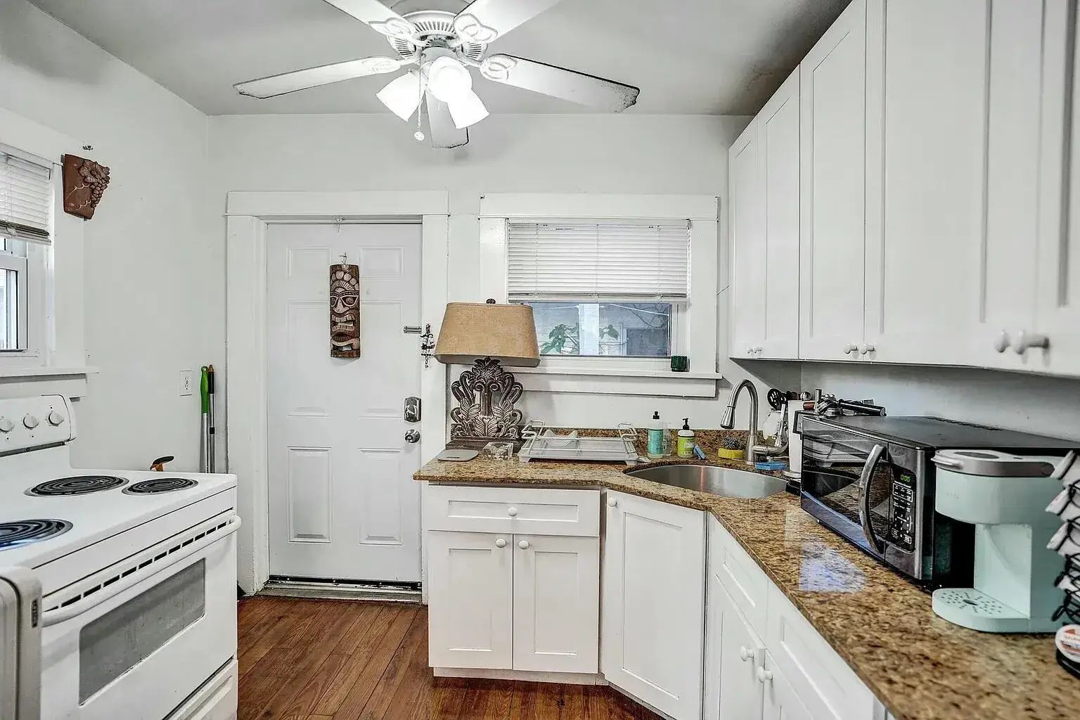 2 bedroom 1 bath Residential Lease for rent at 420 3rd Avenue S, Lake Worth FL 33460