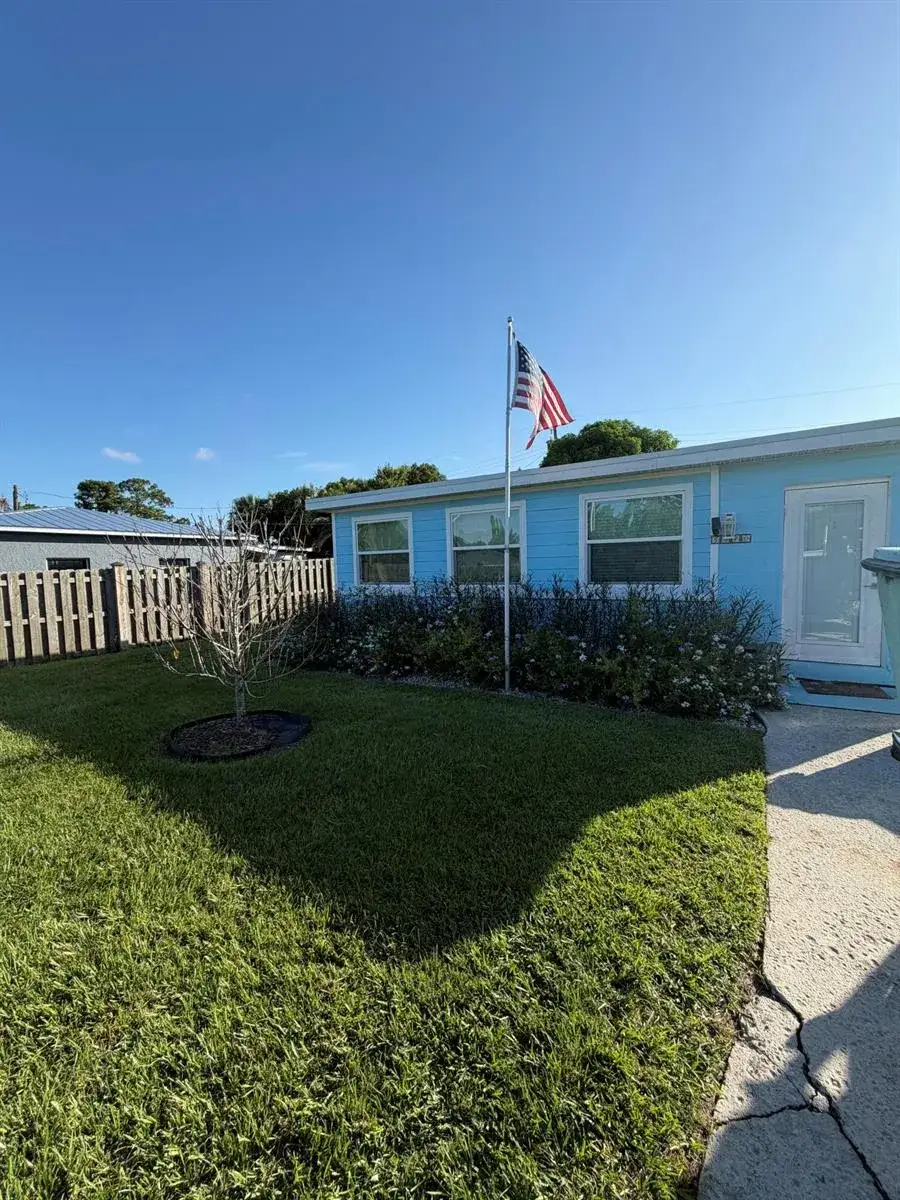 2 bedroom 1 bath Residential Lease for rent at 5040 SE FRONT Avenue, Stuart FL 34997