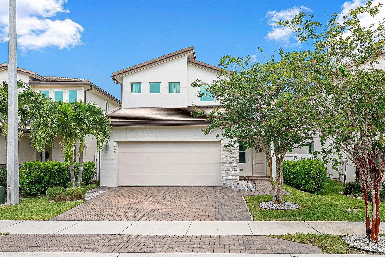 4 bedroom 2 bath Residential for sale at 1600 Verawood Lane, Delray Beach FL 33445