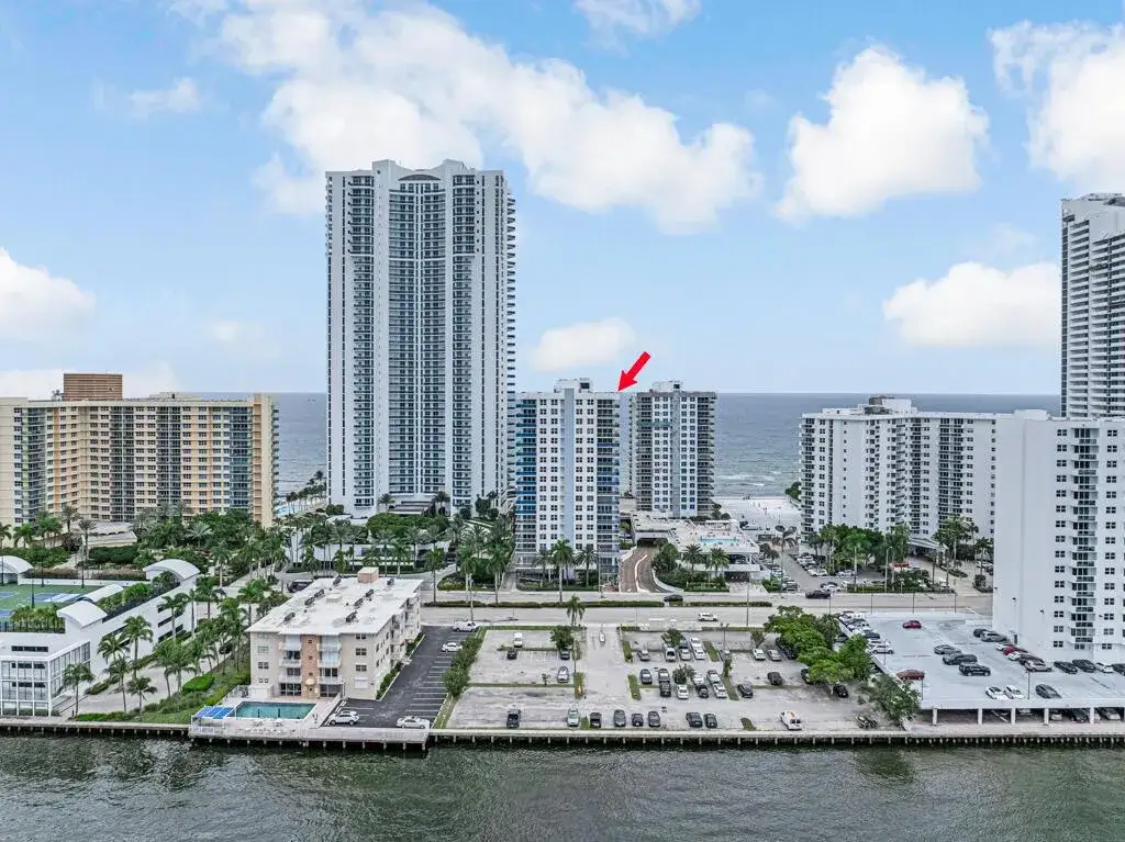 2 bedroom 2 bath Residential for sale at 2751 S Ocean Drive # 1008, Hollywood FL 33019