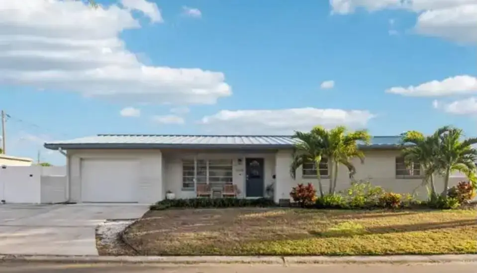 3 bedroom 2 bath Residential Lease for rent at 6338 6TH Avenue S, FL 33707