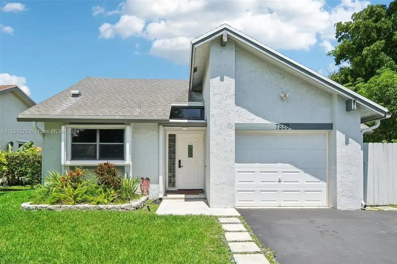 3 bedroom 2 bath Residential Lease for rent at 7333 NW 38TH Place, Coral Springs FL 33065