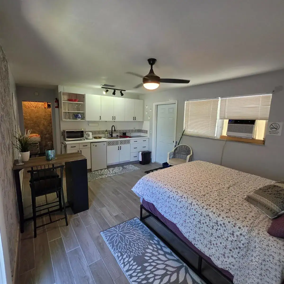 1 bath Residential Lease for rent at 141 SE 2ND Avenue, Dania Beach FL 33004