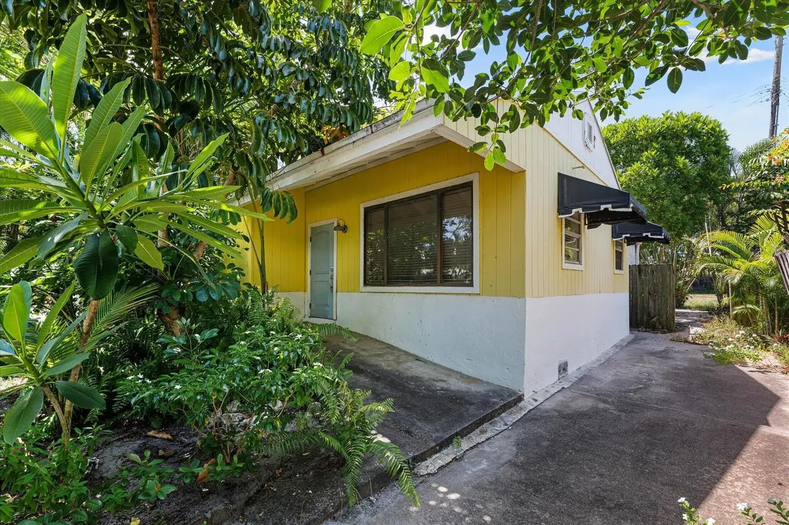 2 bedroom 1 bath Residential for sale at 4880 LINCOLN Road, Delray Beach FL 33445
