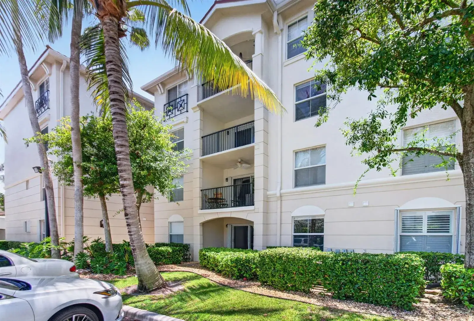 2 bedroom 2 bath Residential for sale at 3110 Tuscany Way, Boynton Beach FL 33435