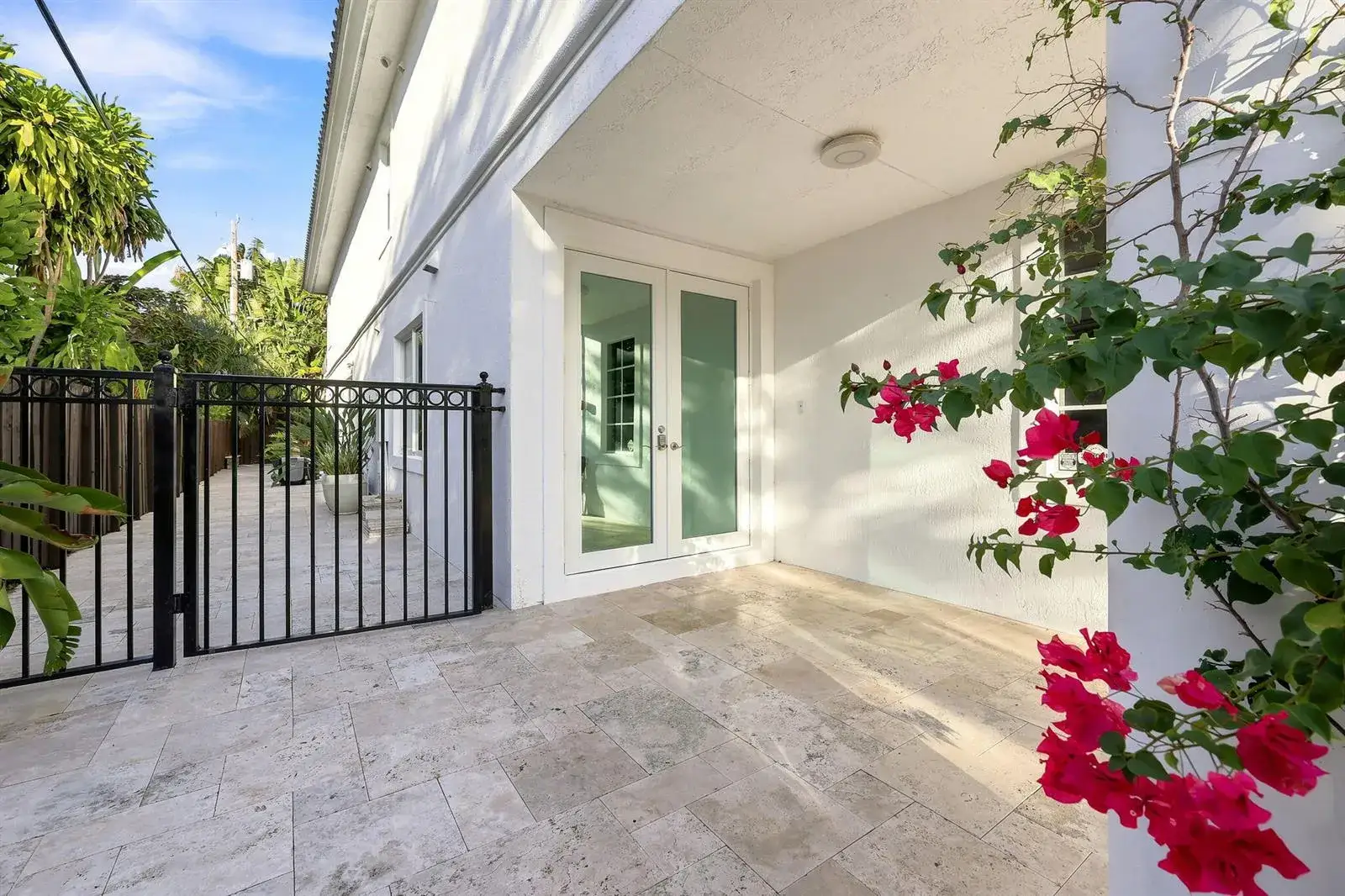 3 bedroom 3 bath Residential for sale at 1812 NE 26th Avenue, Fort Lauderdale FL 33305